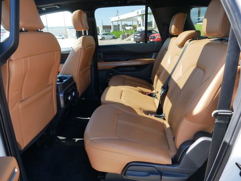 Used 2022 Ford Expedition Max Platinum AWD/4WD image 19