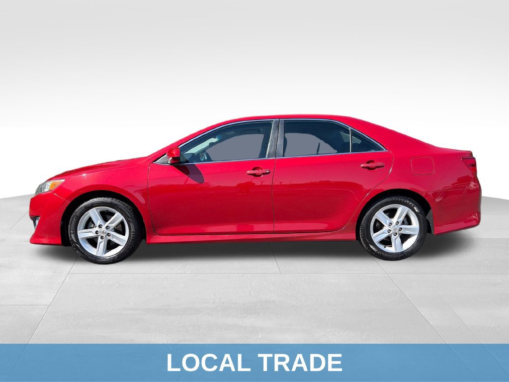 Used 2014 Toyota Camry SE FWD image 3