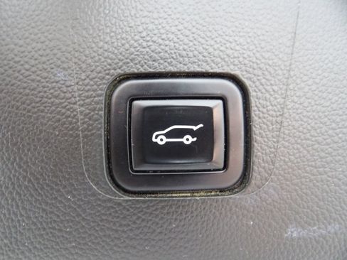 Used 2021 Chevrolet Traverse RS w/ LPO, Floor Liner Package AWD/4WD image 45