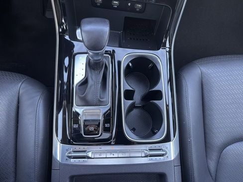 Used 2022 Kia Carnival SX Prestige image 24