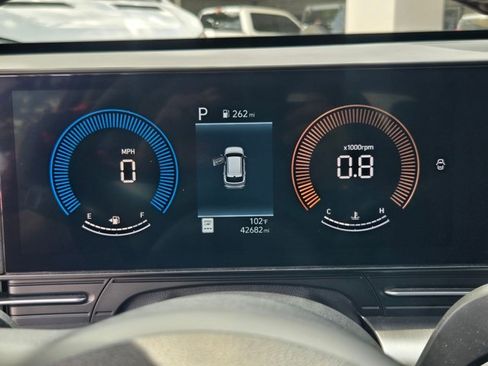 Used 2025 Hyundai Kona SEL FWD image 9