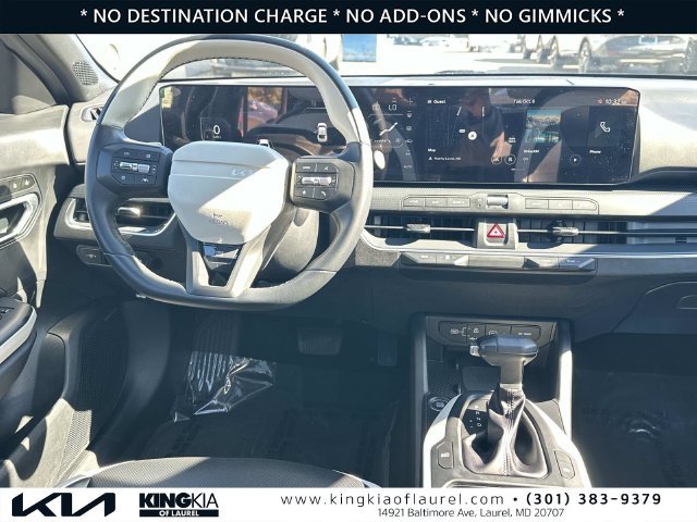 Used 2025 Kia K4 GT-Line w/ GT-Line Premium Package FWD image 2