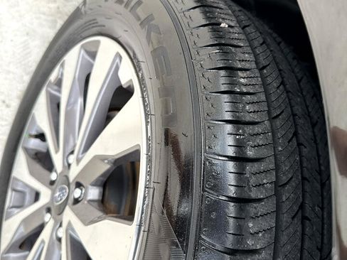 Used 2018 Subaru Outback 2.5i Touring image 16