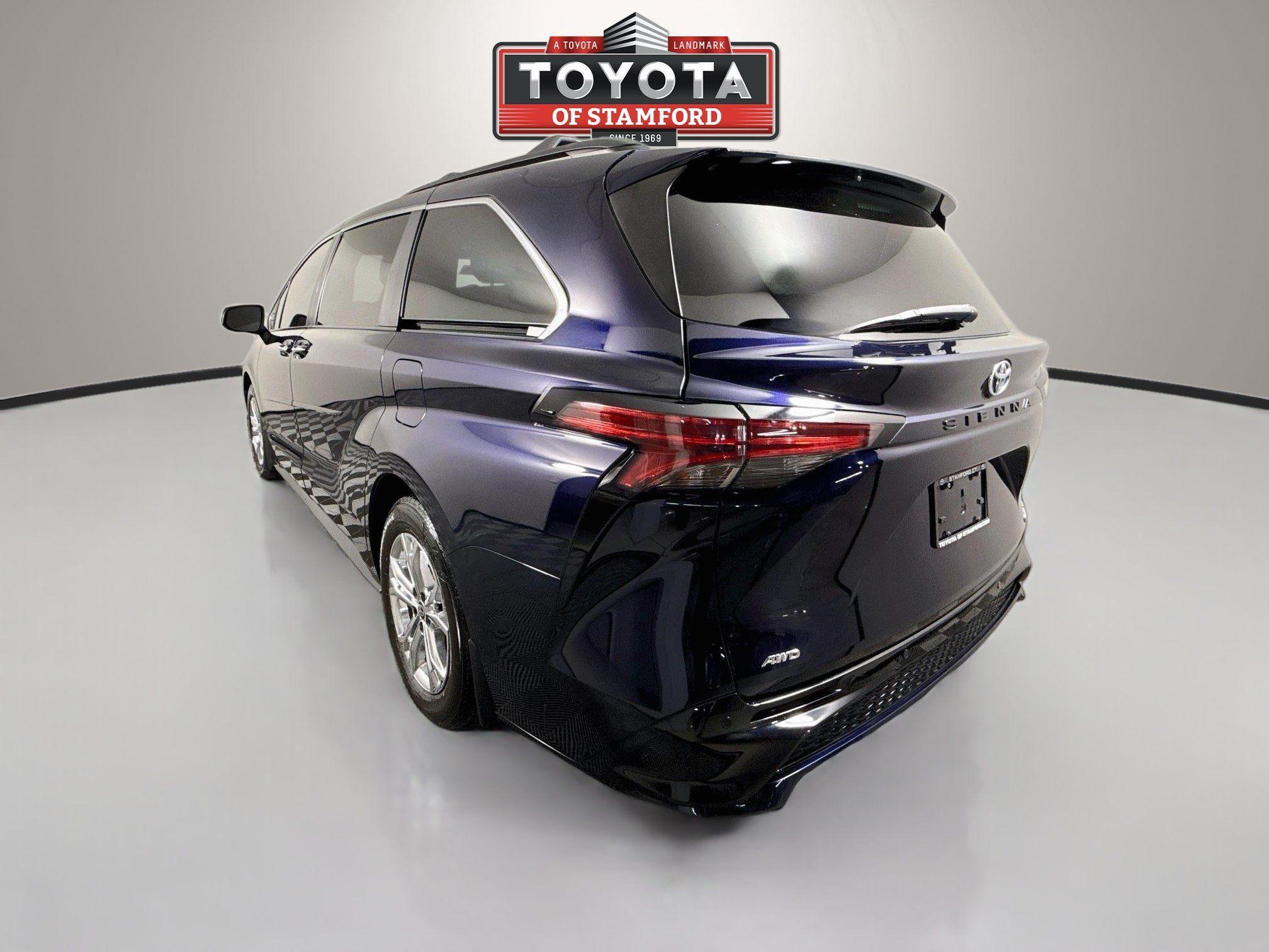 Used 2022 Toyota Sienna XSE w/ XSE Plus Package AWD/4WD image 5