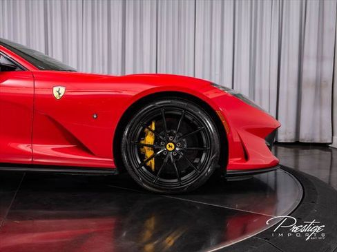 Used 2020 Ferrari 812 Superfast RWD image 19