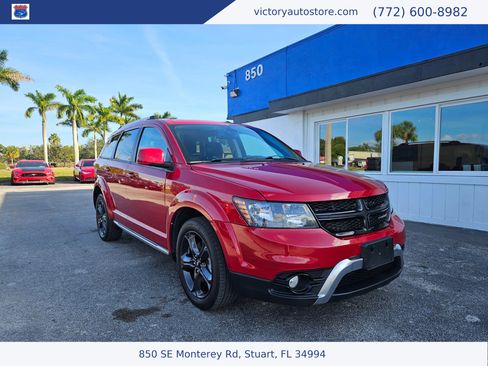 Used 2020 Dodge Journey Crossroad image 1