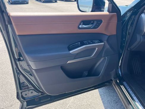 Used 2025 Nissan Pathfinder Platinum w/ Cargo Package FWD image 13