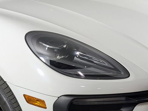 Certified 2023 Porsche Macan image 15
