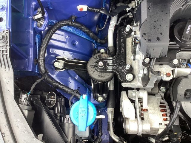 Certified 2025 Hyundai Venue SEL FWD image 31