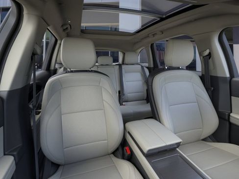 New 2026 Lincoln Nautilus Premier w/ Equipment Group 102A AWD/4WD image 10
