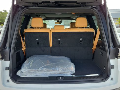 New 2026 Jeep Grand Wagoneer Summit AWD/4WD image 10