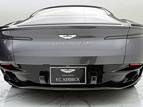Used 2024 Aston Martin DB12 Coupe image 10