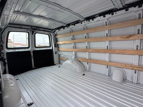 Used 2024 GMC Savana 2500 w/ Driver Convenience Package image 20