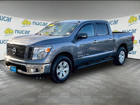 Used 2019 Nissan Titan SV w/ SV Convenience Package image 3