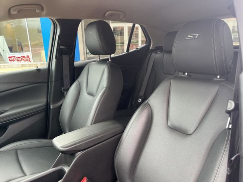 Used 2024 Buick Encore GX Sport Touring image 13