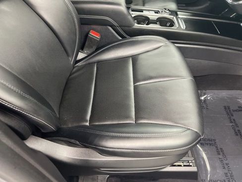 Used 2023 Lincoln Corsair AWD w/ Equipment Group 101A image 23