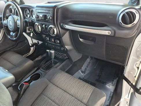 Used 2011 Jeep Wrangler Sahara w/ Connectivity Group AWD/4WD image 20