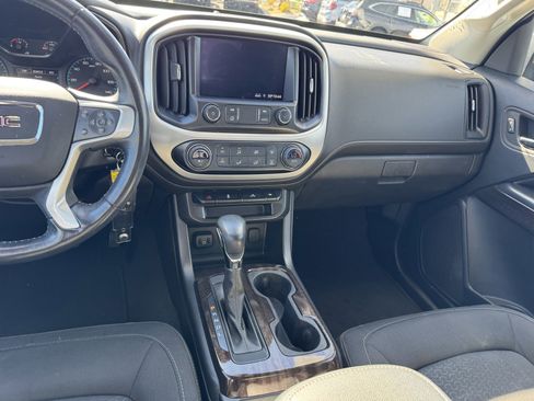 Used 2022 GMC Canyon Elevation image 17