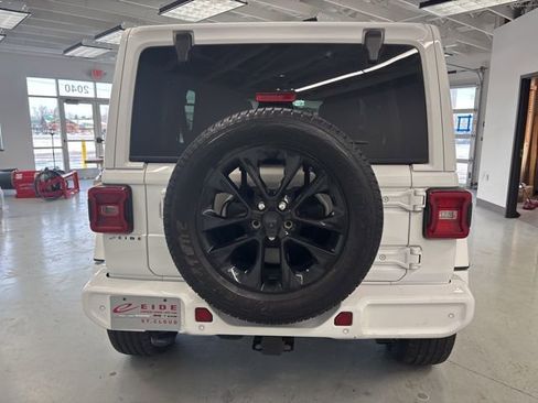 Used 2021 Jeep Wrangler Unlimited Sahara image 11