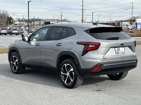 Used 2024 Chevrolet Trax RS w/ Driver Confidence Package image 26