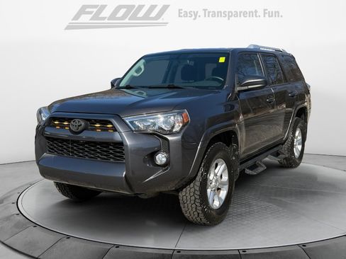 Used 2018 Toyota 4Runner SR5 image 4
