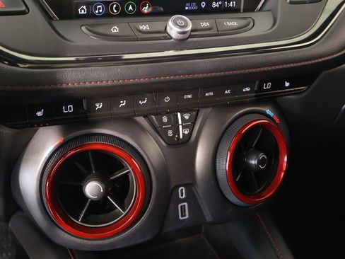 Used 2019 Chevrolet Blazer RS w/ Sun and Wheels Package FWD image 7