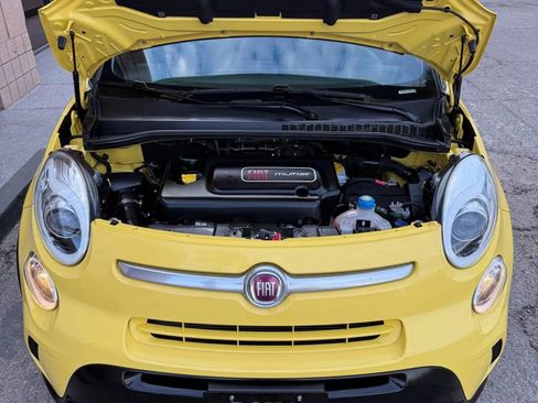 Used 2017 FIAT 500L Trekking w/ Urbana Appearance Package image 3