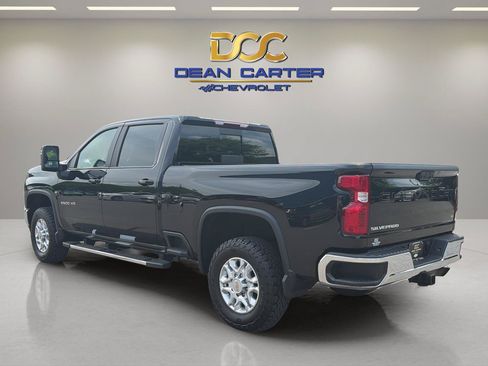 Used 2022 Chevrolet Silverado 2500 LT w/ Convenience Package AWD/4WD image 3