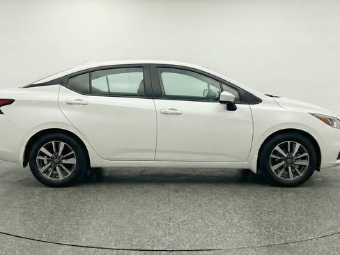 Used 2025 Nissan Versa SV FWD image 11