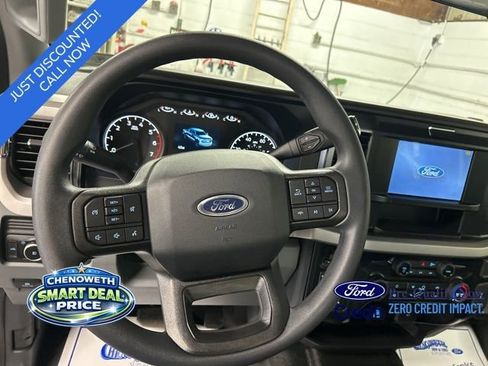 New 2026 Ford F250 4x4 Crew Cab Super Duty image 17