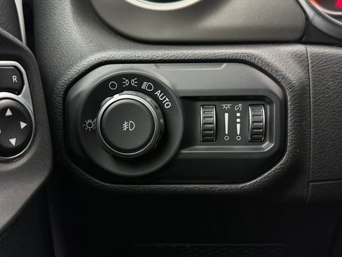 Used 2020 Jeep Wrangler Unlimited Sport S image 19