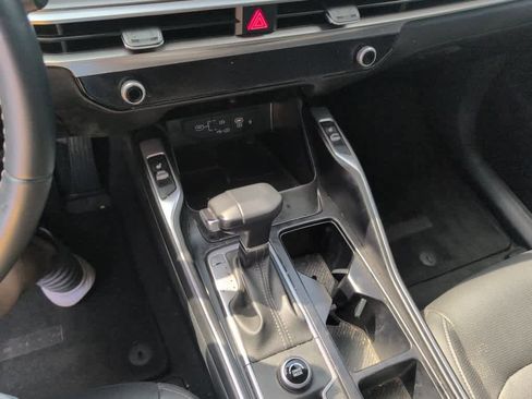 Used 2025 Kia Sorento S w/ Panoramic Sunroof Package FWD image 12