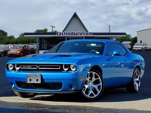 Used 2015 Dodge Challenger SXT Plus w/ Driver Convenience Group image 1