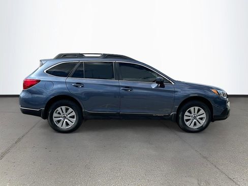 Used 2016 Subaru Outback 2.5i Premium image 8
