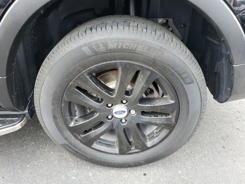 Used 2018 Ford Explorer XLT image 33