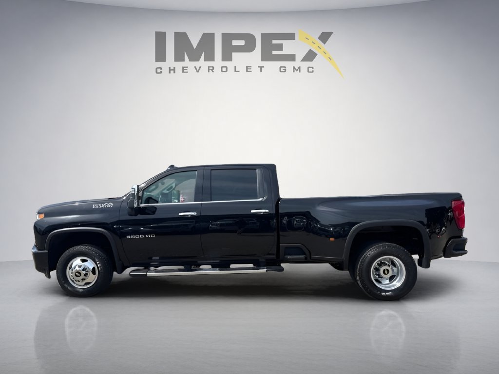 Used 2023 Chevrolet Silverado 3500 High Country AWD/4WD image 2