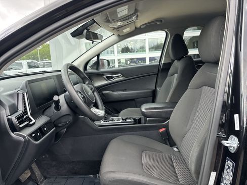 Used 2023 Kia Sportage LX AWD/4WD image 8