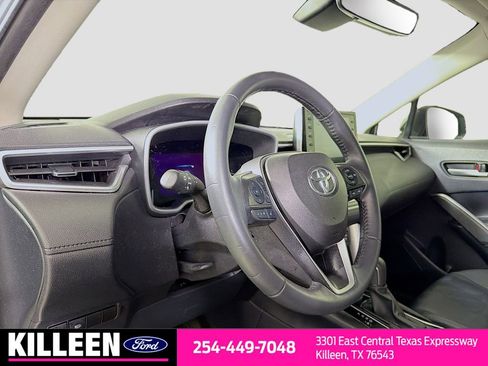 Used 2022 Toyota Corolla Cross XLE image 10