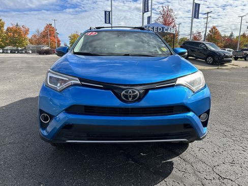 Used 2017 Toyota RAV4 Limited image 9