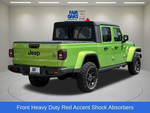 Used 2025 Jeep Gladiator Sport AWD/4WD image 8