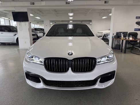 Used 2017 BMW 750i xDrive AWD/4WD image 1