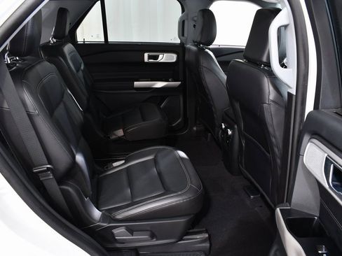 Used 2023 Ford Explorer Limited w/ Limited Technology Package image 19