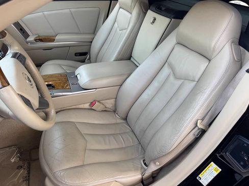 Used 2009 Cadillac XLR RWD image 21