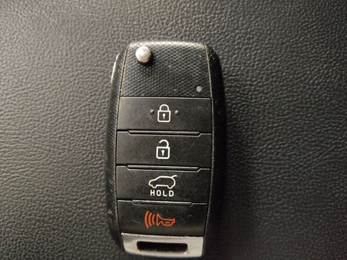 Used 2019 Kia Sorento L image 32