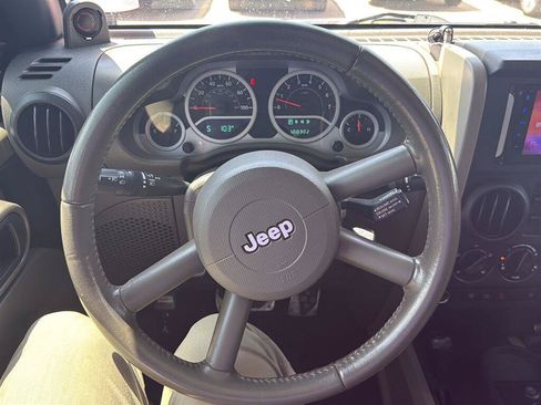 Used 2008 Jeep Wrangler Unlimited Rubicon w/ Dual Top Group AWD/4WD image 4