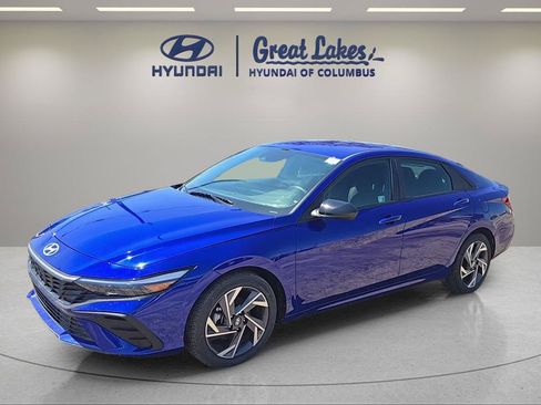 Certified 2025 Hyundai Elantra Sport FWD image 1