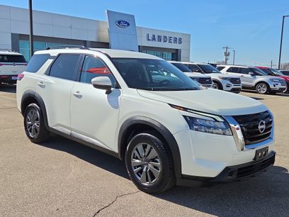Used 2024 Nissan Pathfinder SV