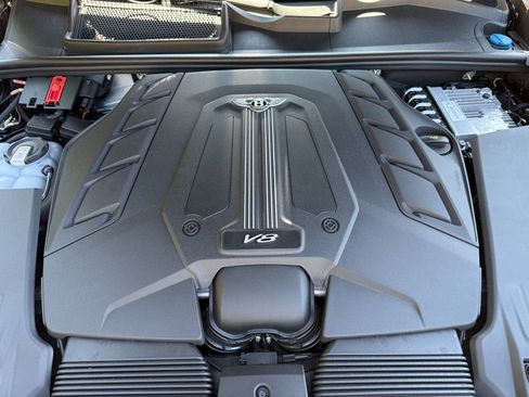 Used 2024 Bentley Bentayga image 38