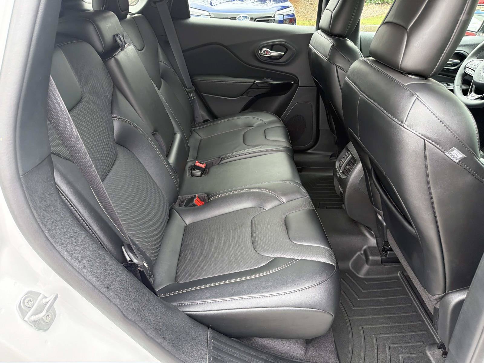 Used 2023 Jeep Cherokee Altitude Lux AWD/4WD image 15