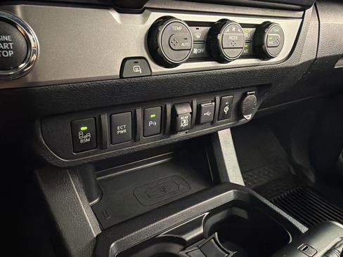Used 2021 Toyota Tacoma Limited RWD image 20